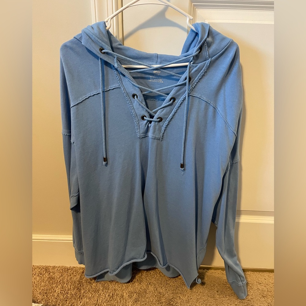Long sleeve v neck sweatshirt